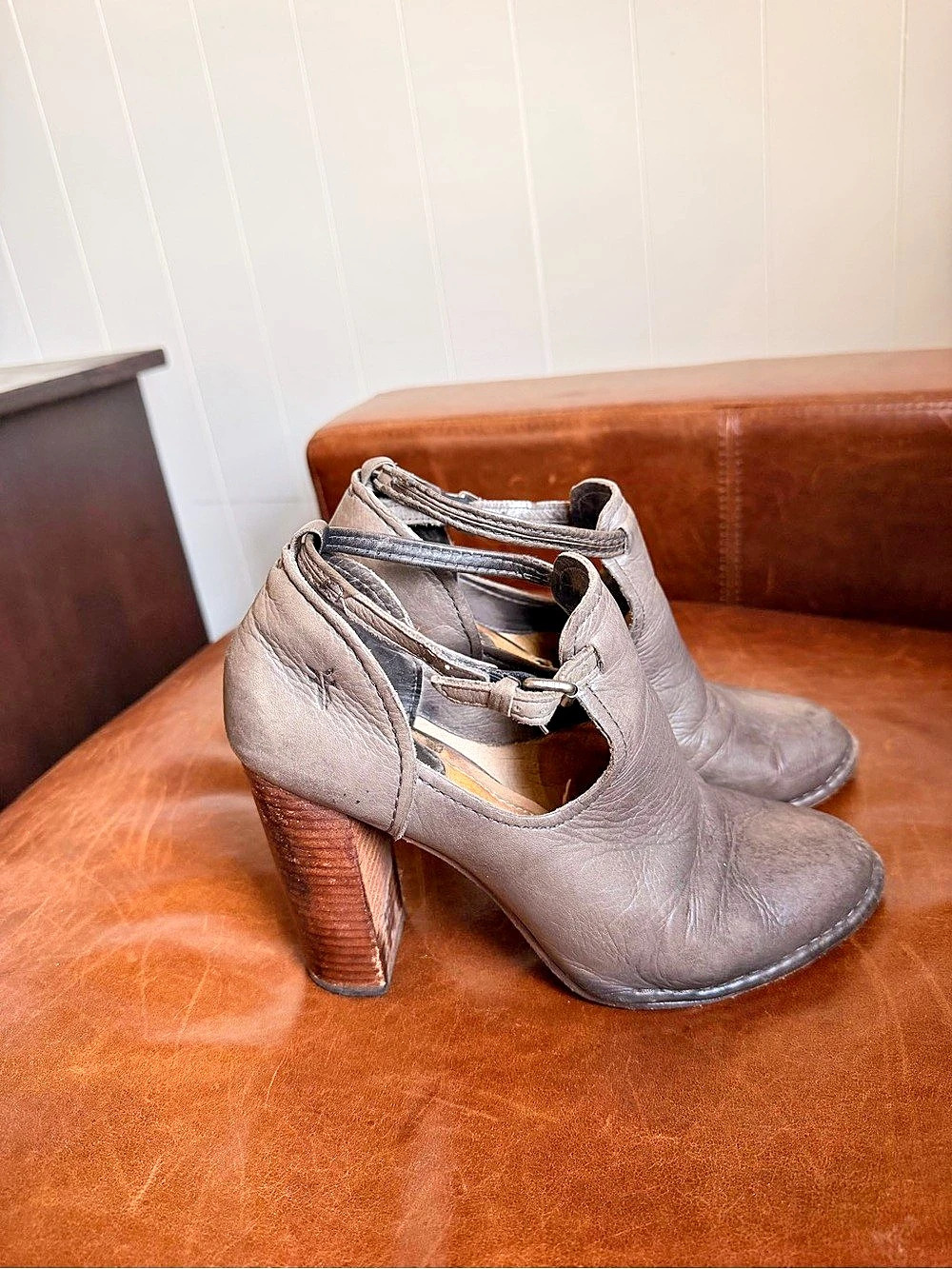Frye Buckle Block Shortie Leather Ankle Heels in Dark Gray US 9M